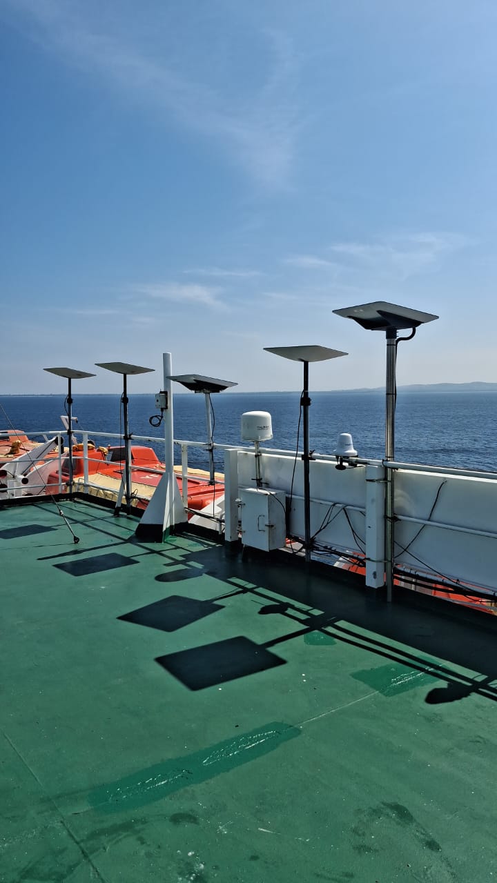 Starlink Antenna on Vessel